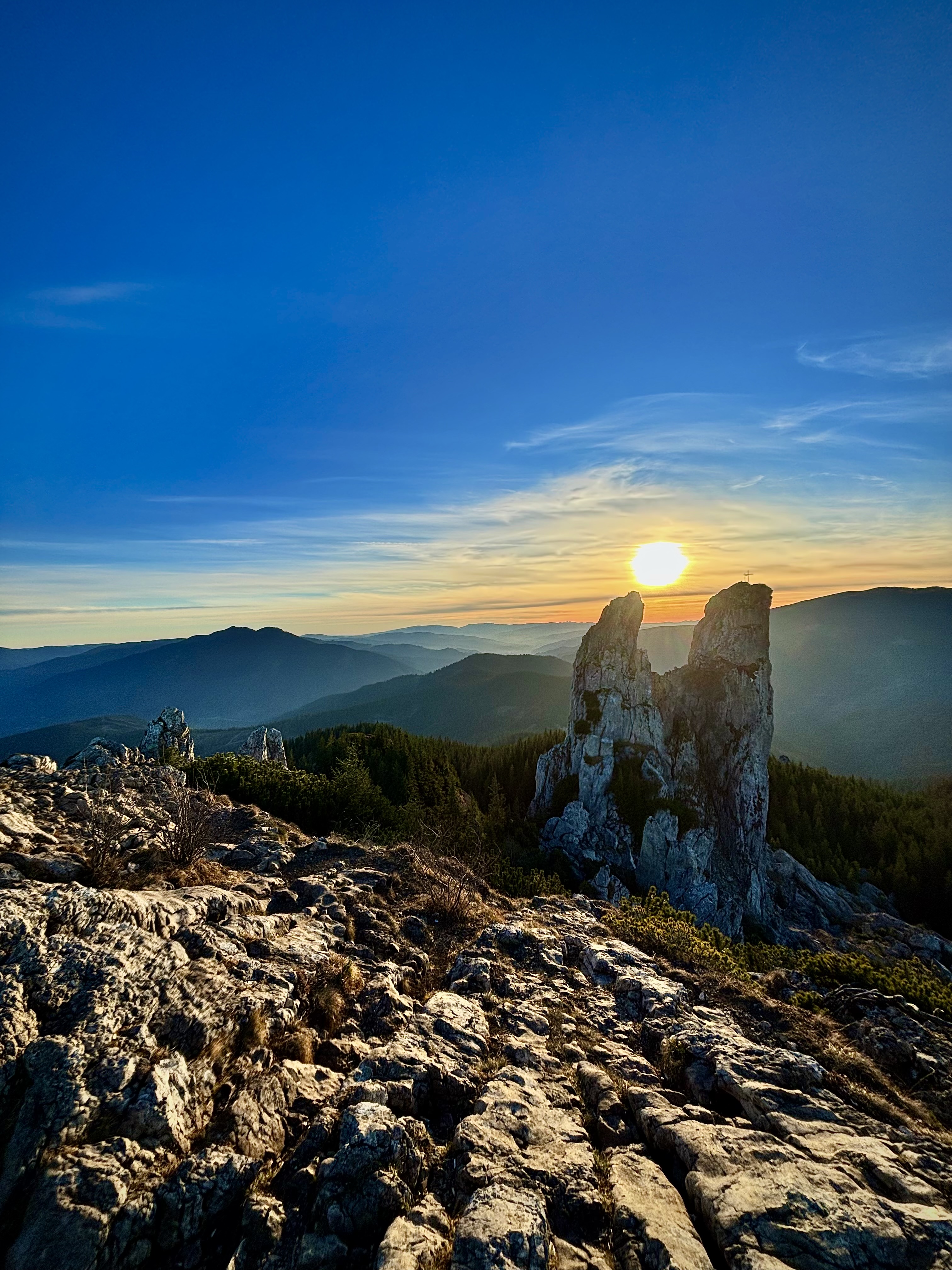 Pietrele Doamnei, Câmpulung Moldovenesc, Suceava, Romania thumbnail 2